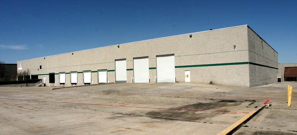 More Photos Of 2110 113th St, Grand Prairie Warehouse For Lease