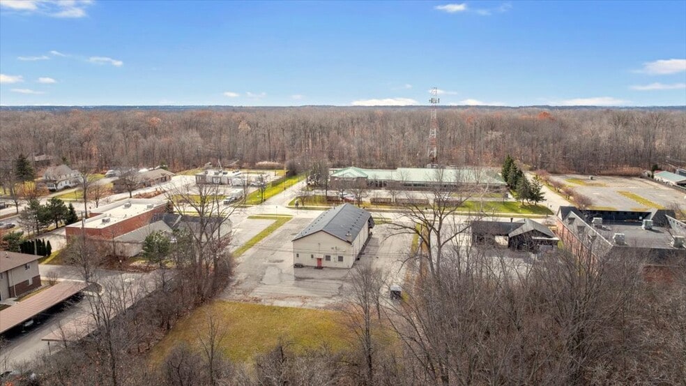 More Photos Of 8840 Macomb St, Grosse Ile Township Freestanding For Sale