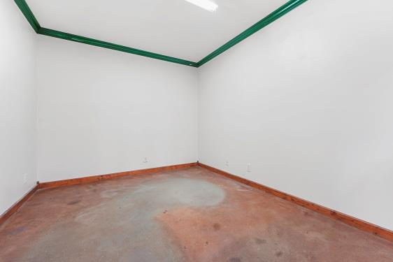 More Photos Of 20787 US Highway 59, New Caney Light Distribution For Sale