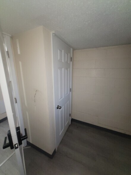 More Photos Of 1458 W 32nd St, Indianapolis Apartments For Sale