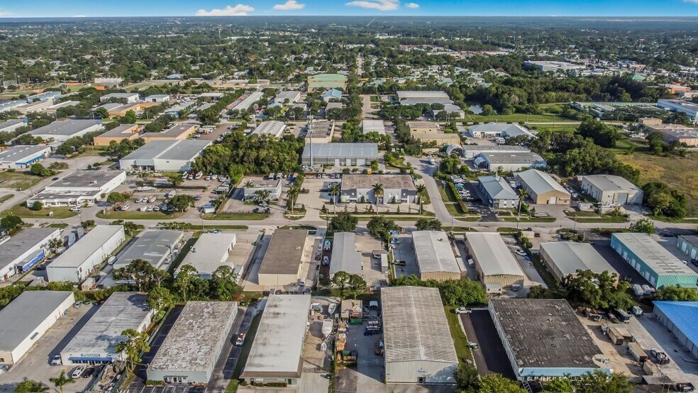 More Photos Of 3231 SE Slater St, Stuart Warehouse For Sale