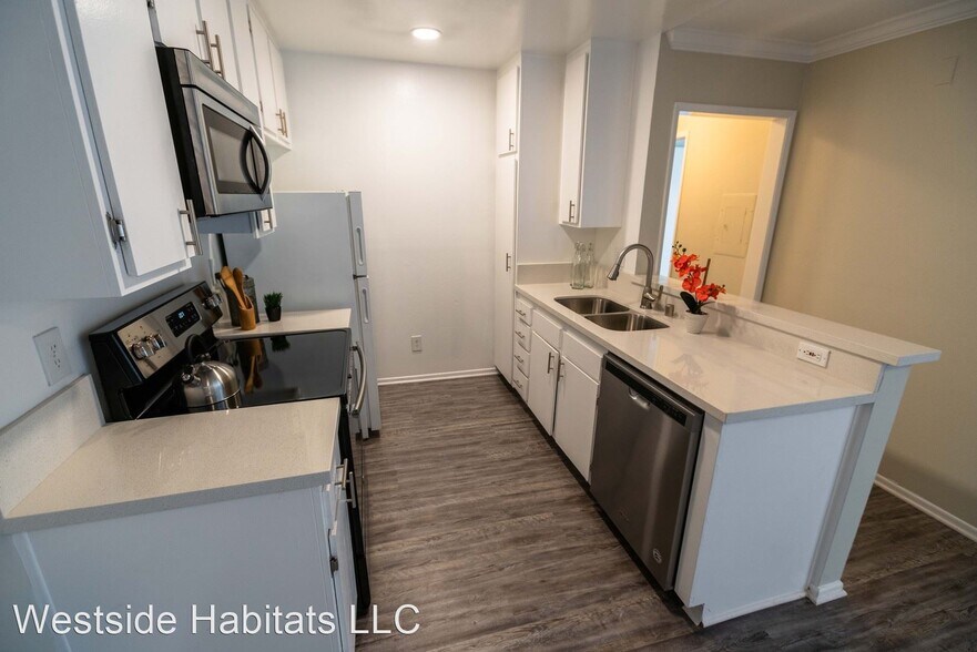 More Photos Of 4444 Ensign Ave, West Toluca Lake Apartments For Sale