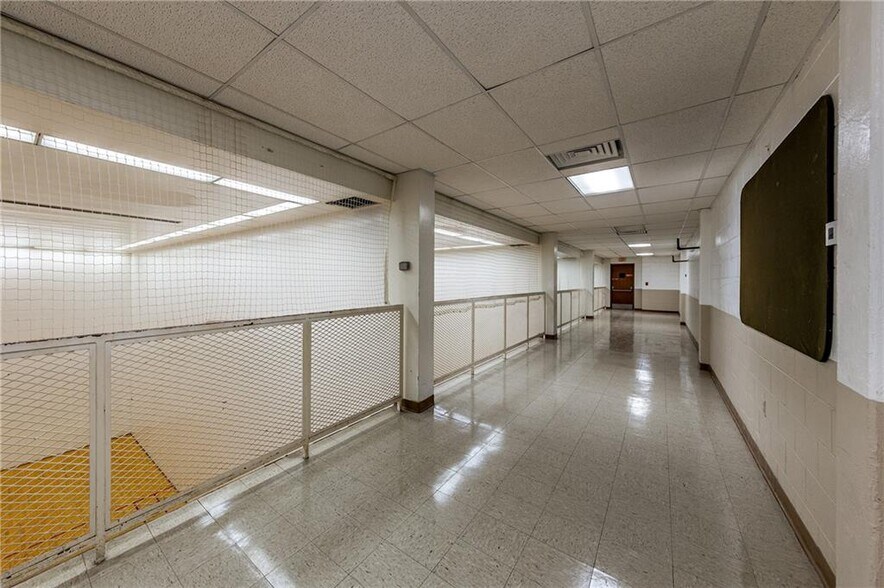 More Photos Of 315 S 6th St, Saint Joseph Sports And Entertainment For Lease