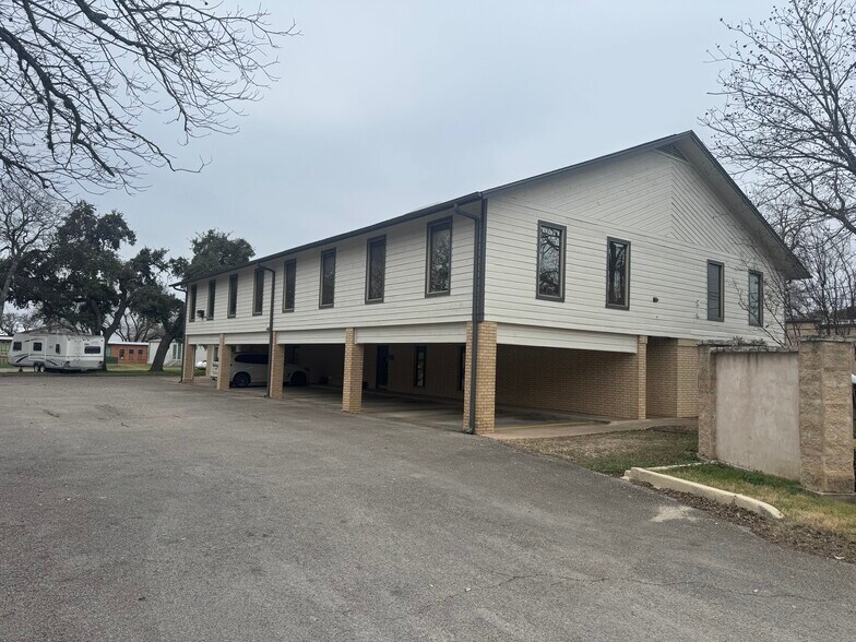 More Photos Of 1011 Meredith Dr, Austin Medical For Sale