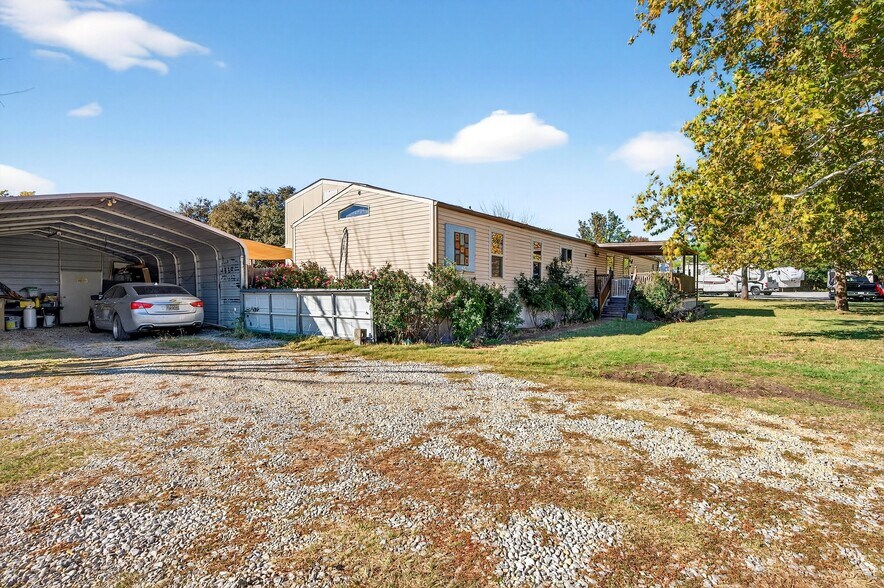 More Photos Of 18008 Cindys Ln, Justin Land For Sale