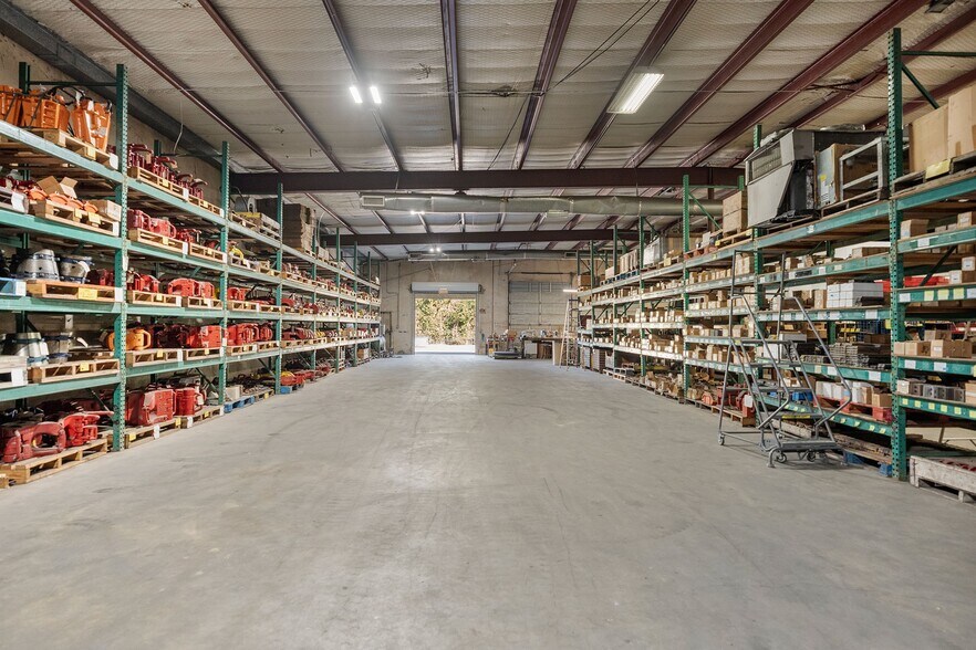 More Photos Of 15458 W Hardy Rd, Houston Warehouse For Lease