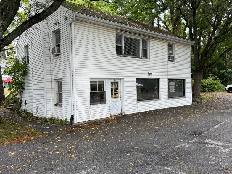 More Photos Of 21 Old Main St, Fishkill Office For Lease
