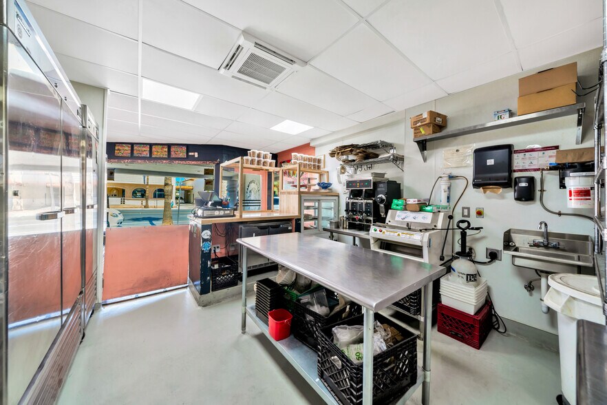 More Photos Of 73489 29 Palms Hwy, Twentynine Palms Restaurant For Sale