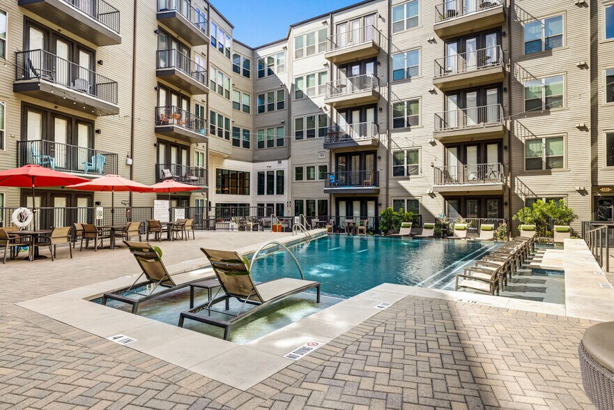 More Photos Of 403 E Koenig Ln, Austin Apartments For Lease