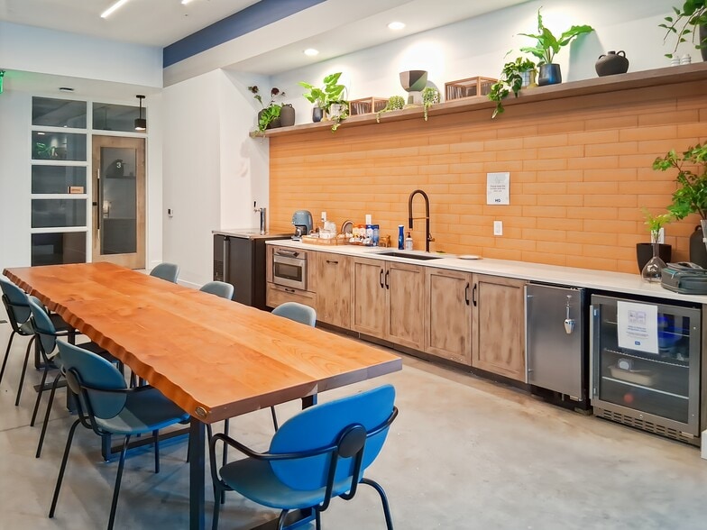 More Photos Of 363 Hilliard Ave, Asheville Coworking Space