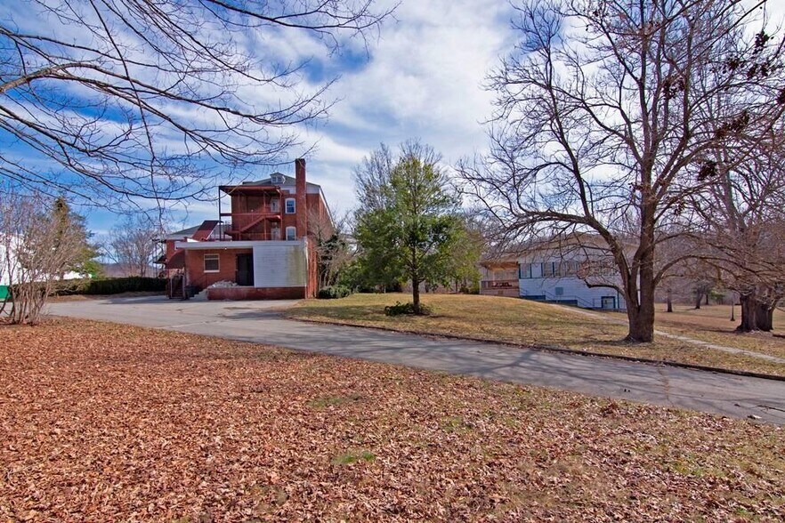 More Photos Of 158 Academy Lane Dr, Pence Springs Hotel For Sale