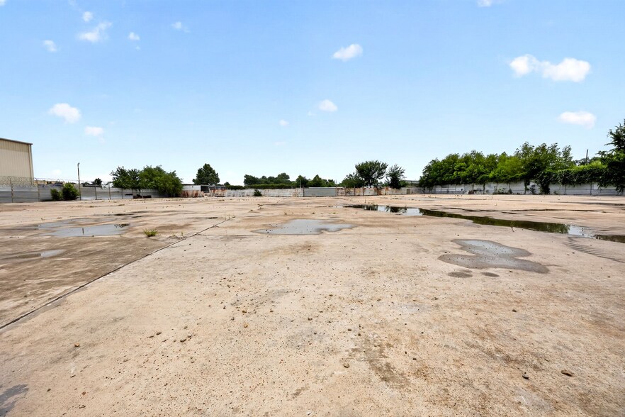 More Photos Of 12222 N Houston Rosslyn Rd, Houston Land For Lease