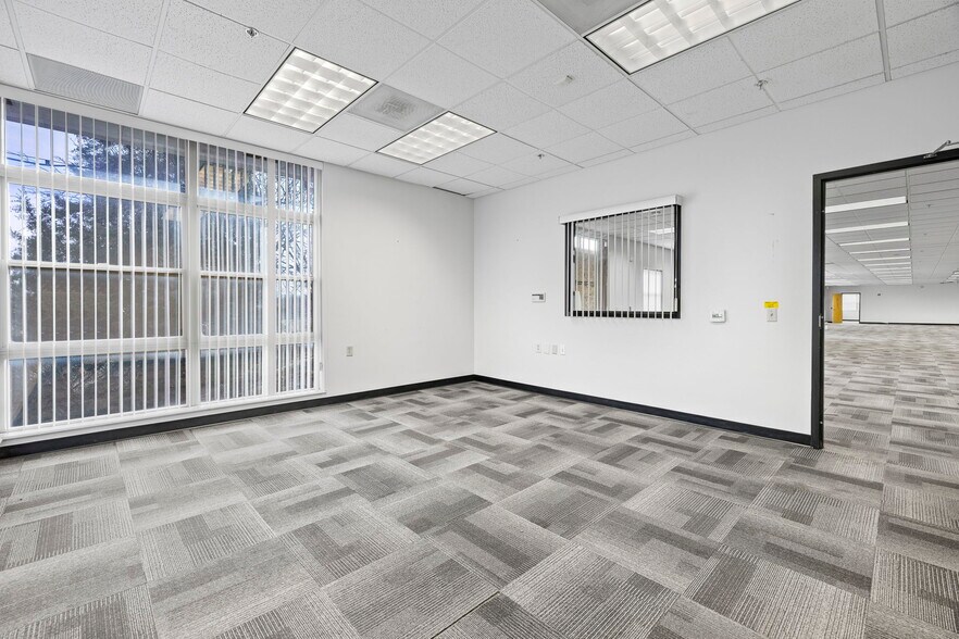 More Photos Of 4240 S Lees Summit Rd, Independence Office For Lease