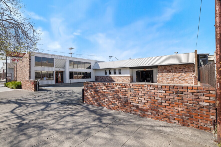 More Photos Of 735 Gilman St, Berkeley Showroom For Sale