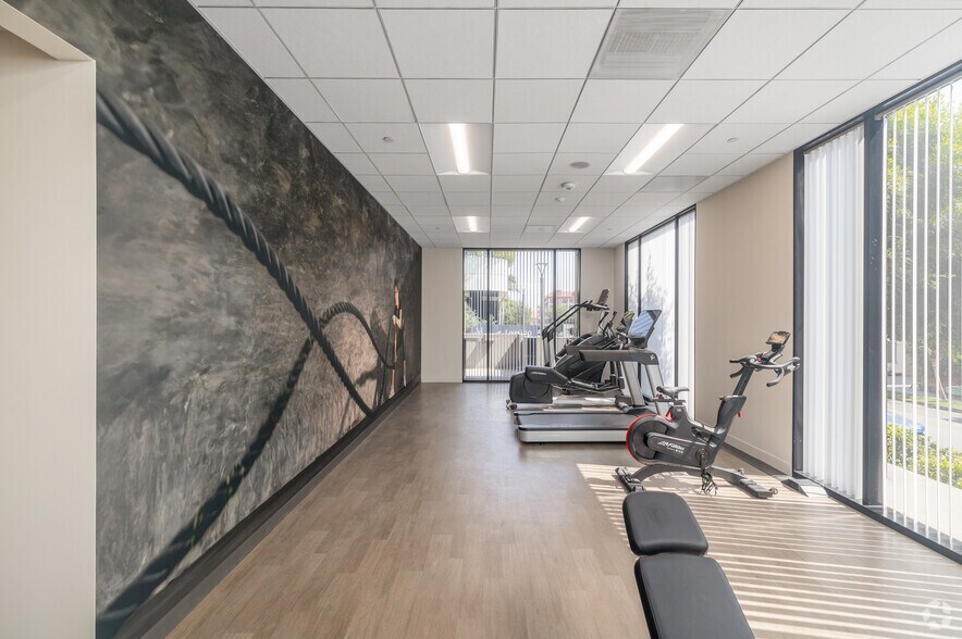 More Photos Of 11766 Wilshire Blvd, Los Angeles Office For Lease