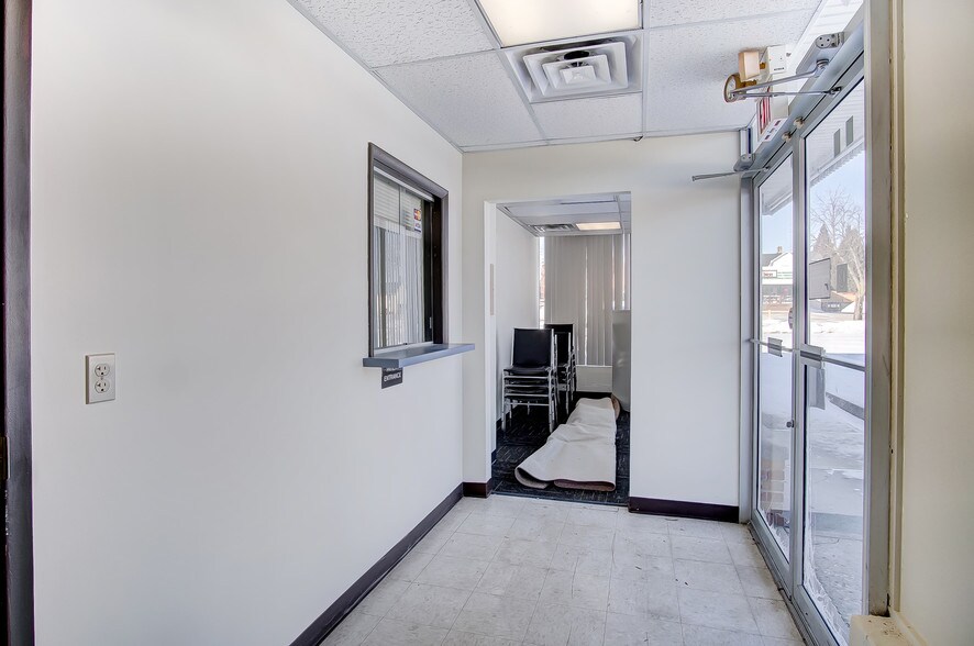 More Photos Of 1-19 E Pleasant St, Springfield Medical For Sale
