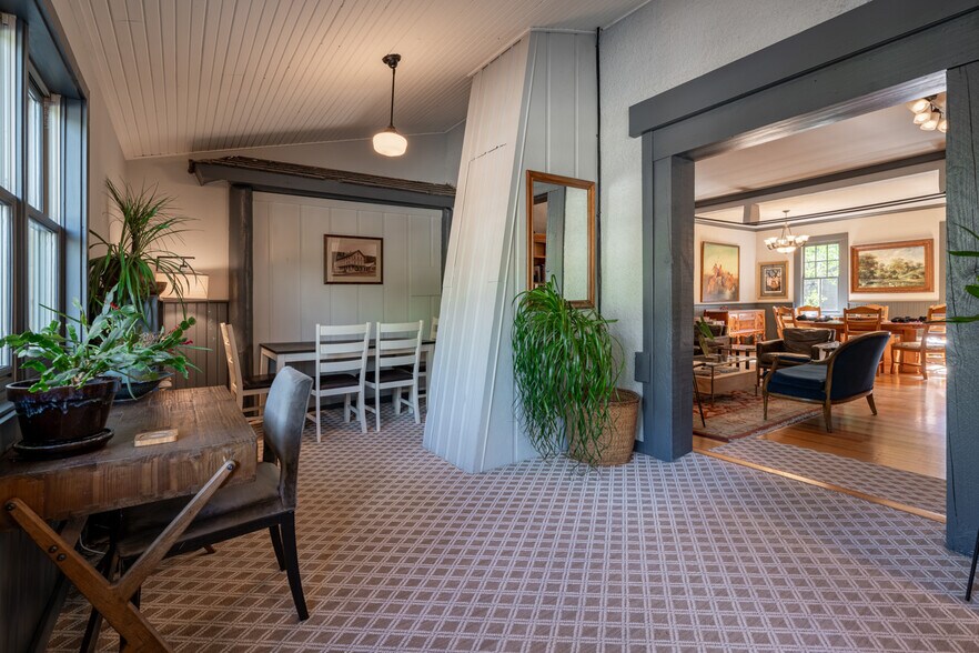 More Photos Of 129 Gothic Ave, Crested Butte Hotel For Sale