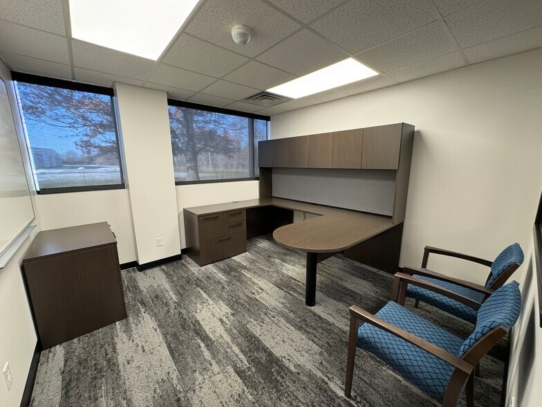 More Photos Of 2958 Gateway Dr, Elkhart Office For Sale