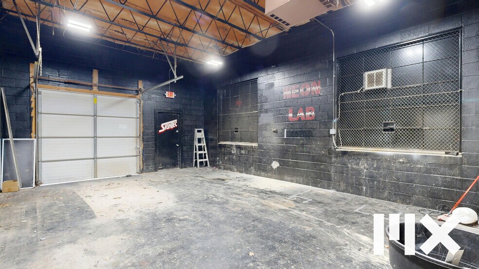 More Photos Of 3220 Bay Rd, Saginaw Storefront For Sale