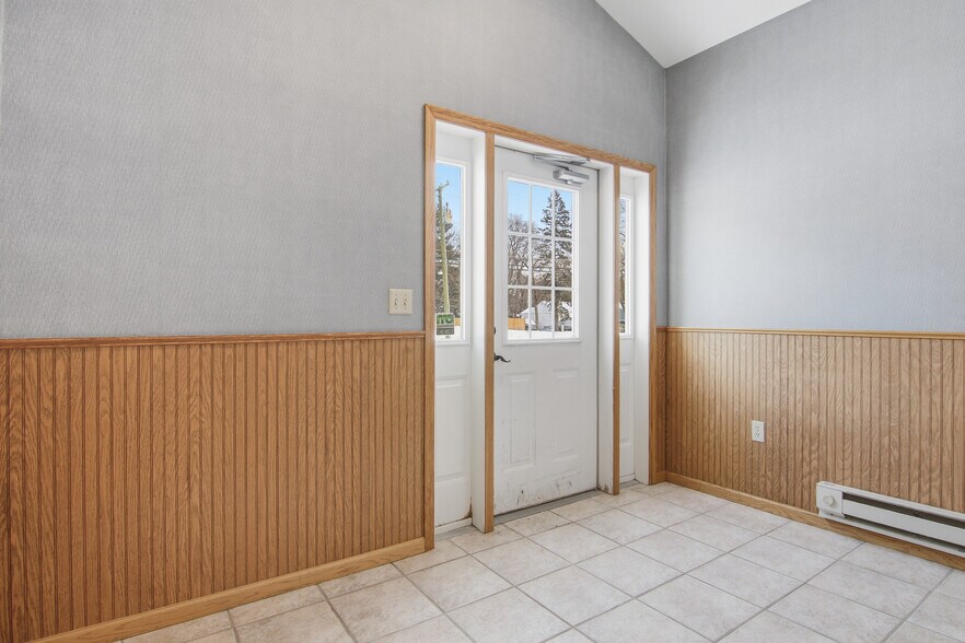 More Photos Of 1813 Wilson St, Menomonie Medical For Sale