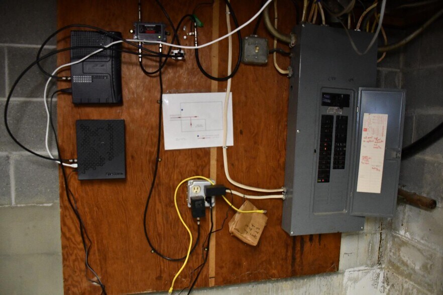More Photos Of 107 Corona Ave, Groton Warehouse For Sale