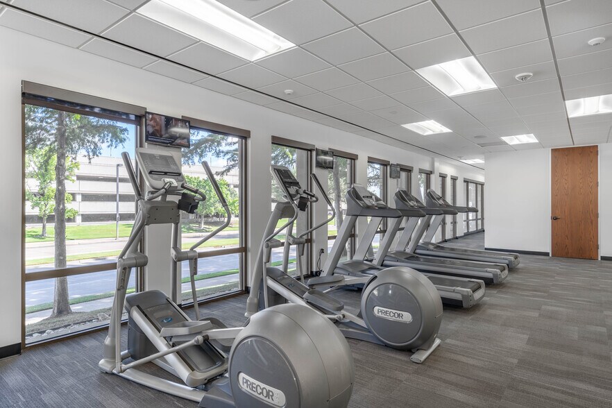 More Photos Of 5020 Riverside, Irving Unknown For Lease