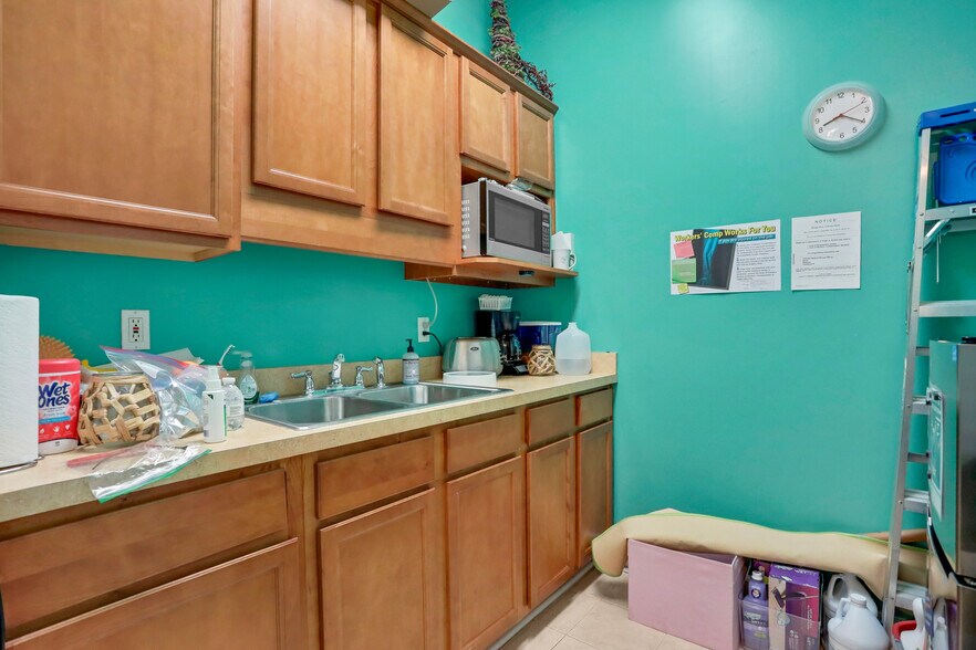 More Photos Of 11512 lake mead Ave, Jacksonville Medical For Lease