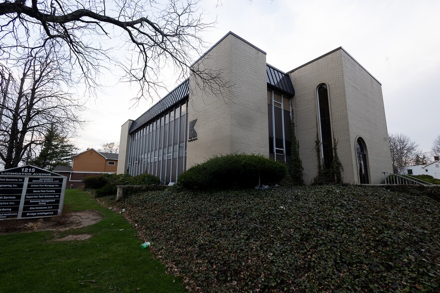 More Photos Of 1215 Livingston Ave, North Brunswick Office For Sale