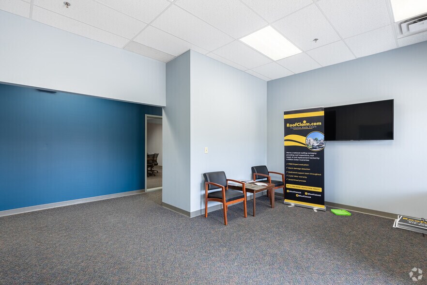 More Photos Of 754 Cincinnati Batavia Pike, Cincinnati Flex For Sale