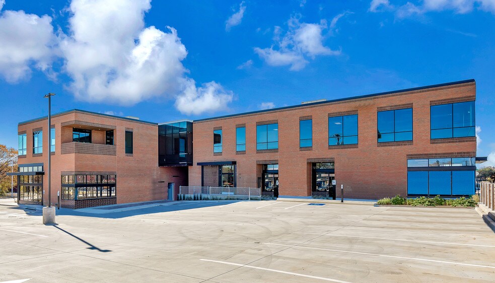 More Photos Of 601 S Main St, Fort Worth Storefront Retail Office For Lease