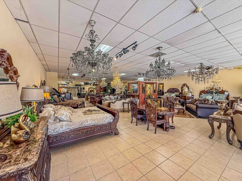 More Photos Of 405 E 2nd St, Rio Grande City Supermarket For Sale