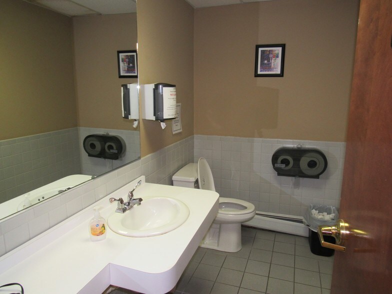 More Photos Of 3572 Dayton-Xenia Rd, Beavercreek Medical For Lease