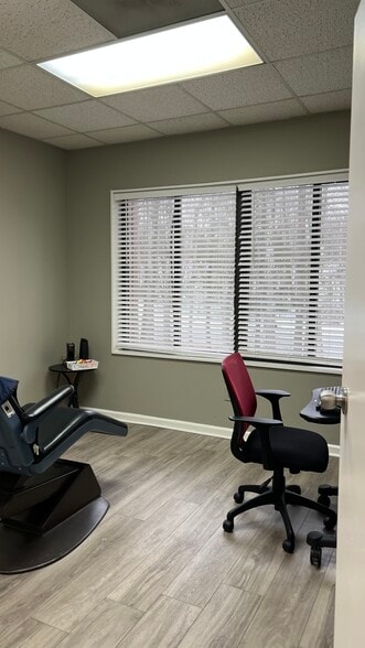 More Photos Of 3707 Latrobe Dr, Charlotte Office For Sale