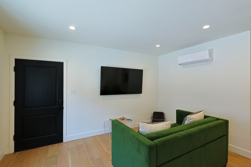 More Photos Of 22227 Pacific Coast Hwy, Malibu Apartments For Sale