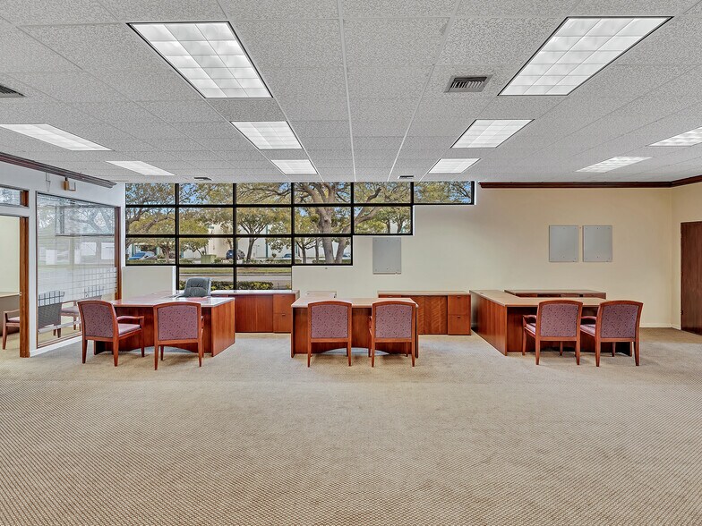 More Photos Of 4699 Nob Hill Rd, Sunrise Medical For Sale