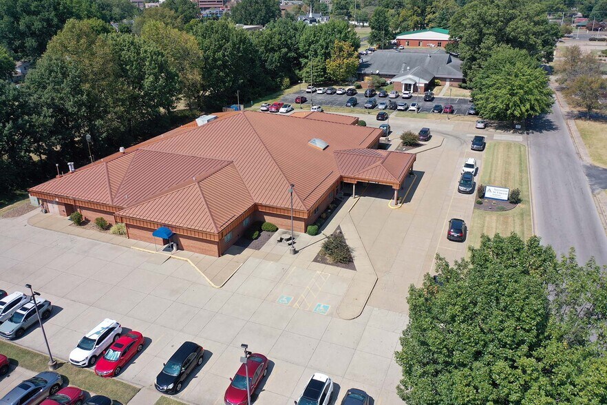 More Photos Of 1125 Professional Blvd, Evansville Medical For Sale