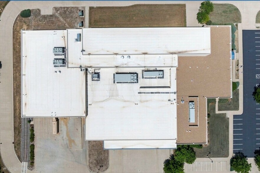 More Photos Of 801 N 2nd St, Berthoud Distribution For Lease