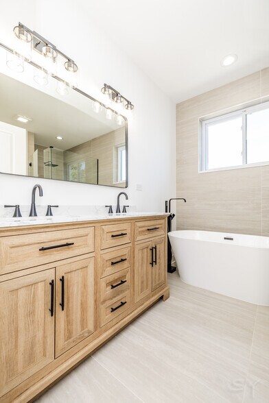 More Photos Of 544 Lawndale ave, Chicago Apartments For Sale