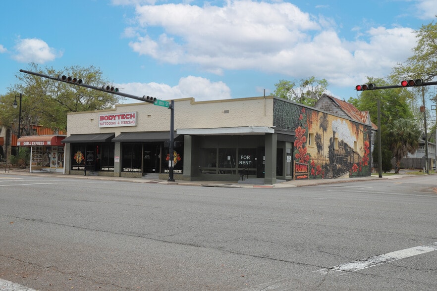 Primary Photo Of 802 W University Ave, Gainesville Storefront For Lease