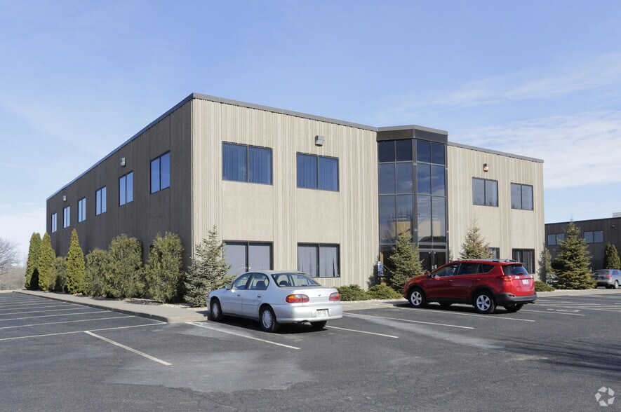 More Photos Of 642 Brakke Dr, Hudson Office Residential For Lease