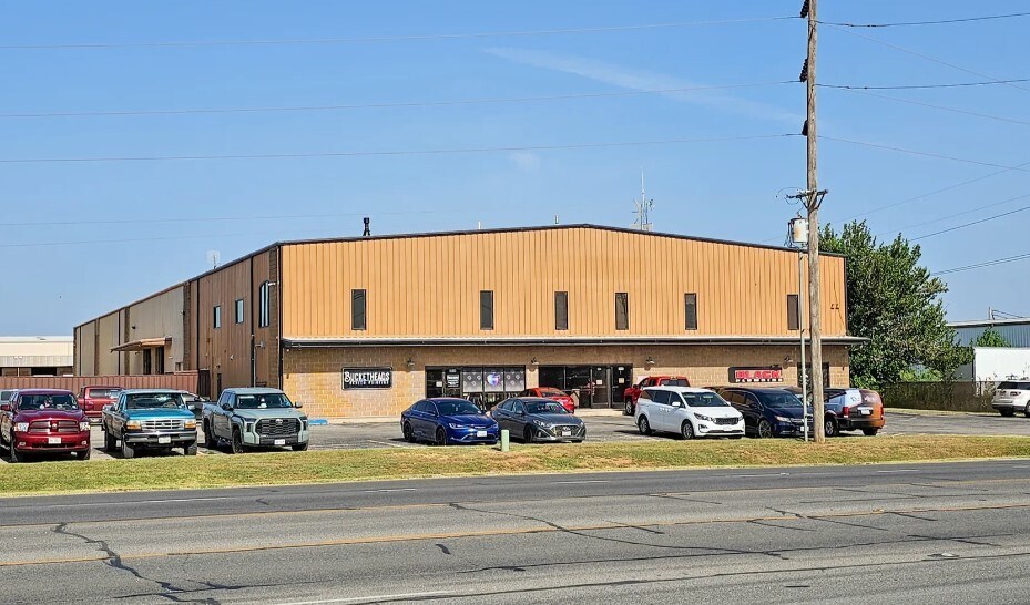 More Photos Of 4640 S Treadaway Blvd, Abilene Office For Lease