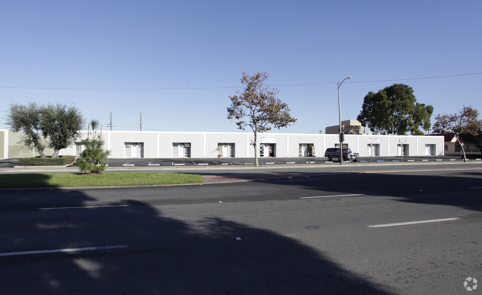 More Photos Of 1405 E Edinger Ave, Santa Ana Warehouse For Lease
