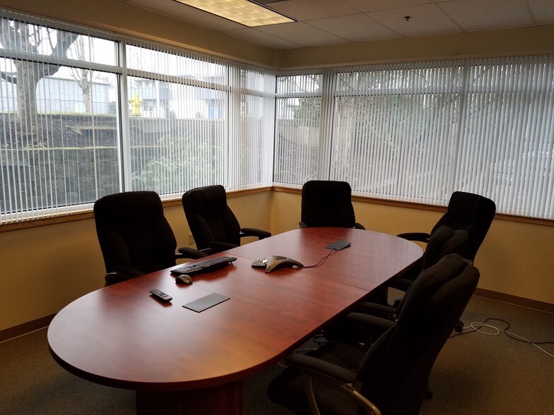 More Photos Of 7200 NE 41st St, Vancouver Office For Lease