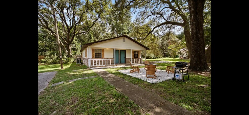 More Photos Of 2001 N 61st Ave, Pensacola Apartments For Sale