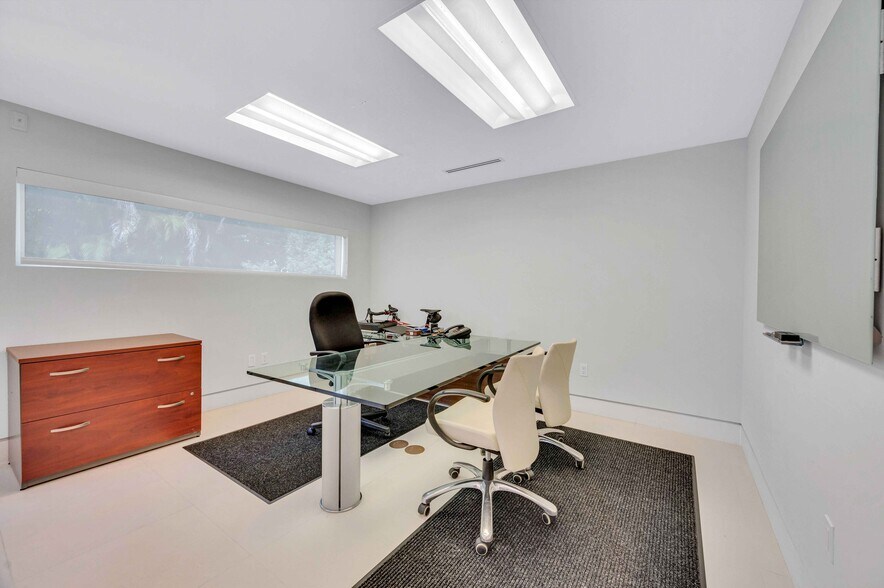 More Photos Of 4621 Ponce De Leon Blvd, Coral Gables Office For Sale
