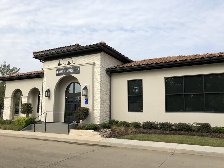 More Photos Of 26 Main St, Colleyville Office For Lease