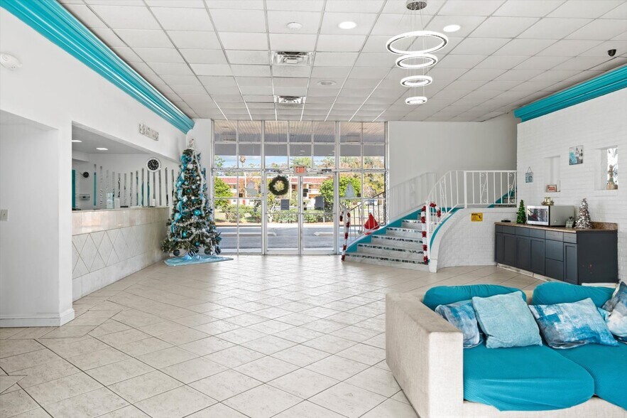 More Photos Of 510 Lane Ave S, Jacksonville Hotel For Sale