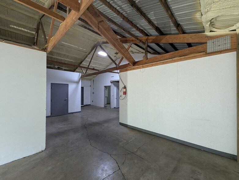 More Photos Of 2740 Echo Ln, Eugene Industrial For Lease