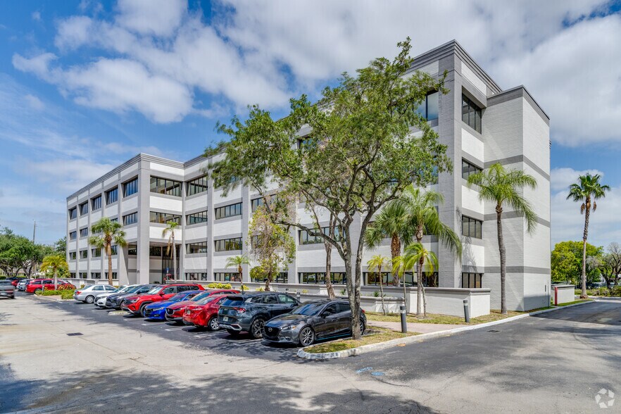 More Photos Of 7925 NW 12th St, Doral Office For Lease