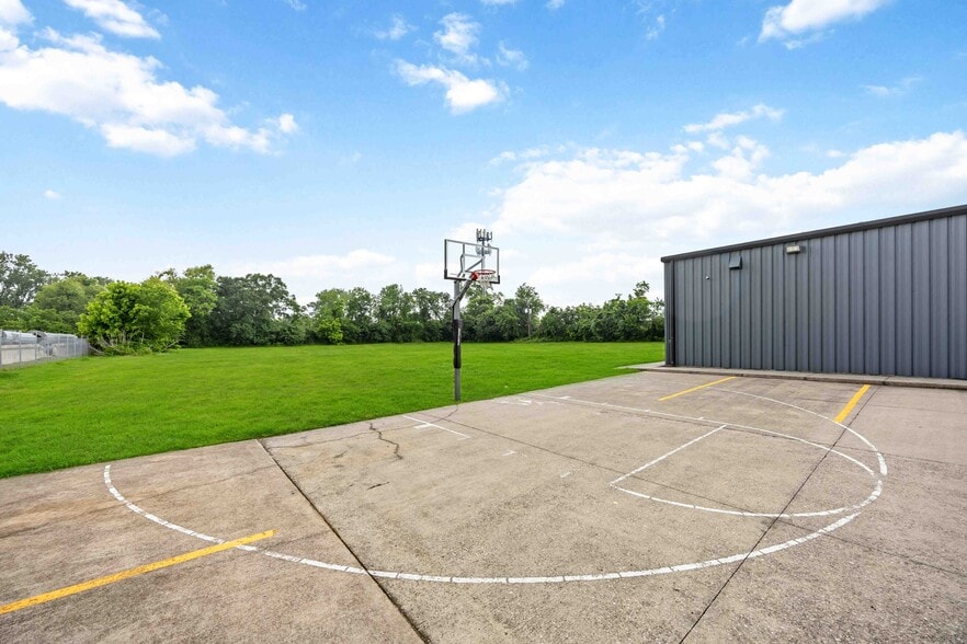 More Photos Of 7746 Almeda Genoa Rd, Houston Religious Facility For Sale